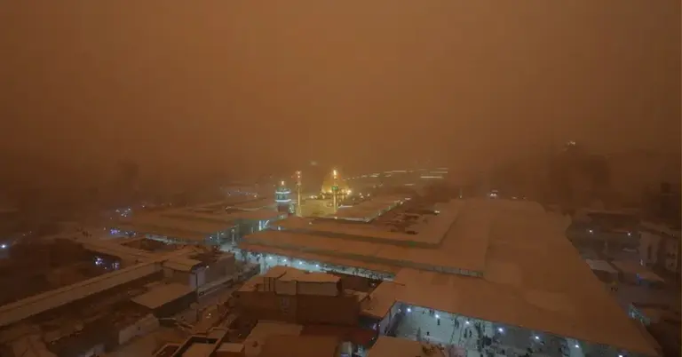 ধূলোয় ছেয়ে যাওয়া নাজাফ প্রদেশের একটি অঞ্চল